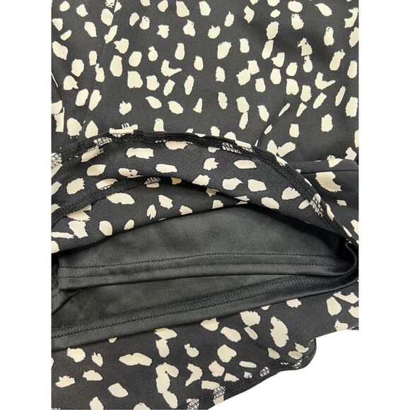She + Sky skort women’s size medium black & white pattern ruffle bottom shorts - Picture 3 of 7